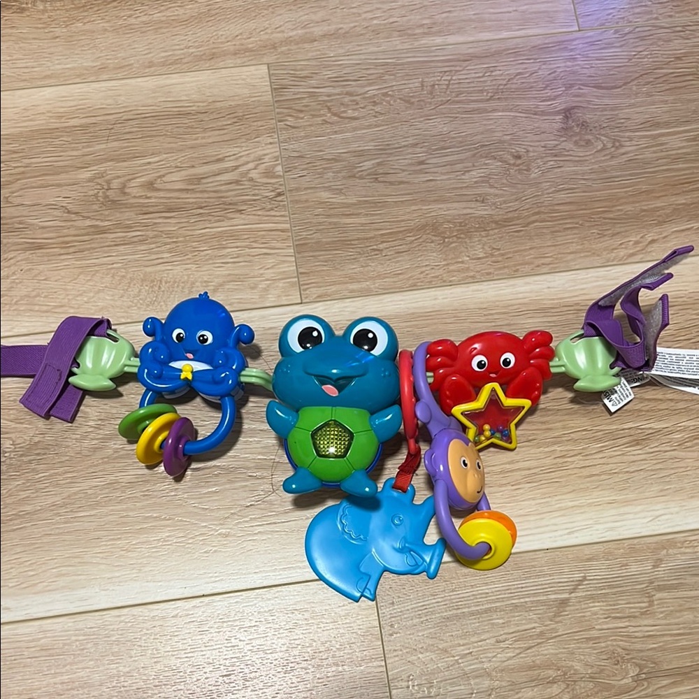 Car seat/stroller toy